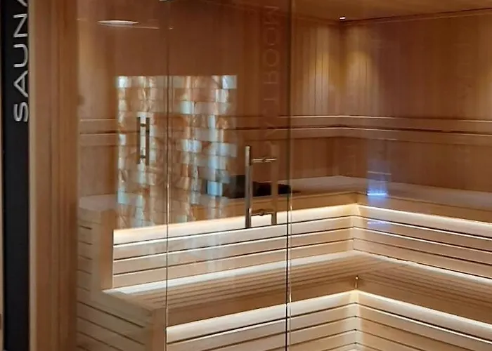 Lola Titova 兹拉蒂博尔